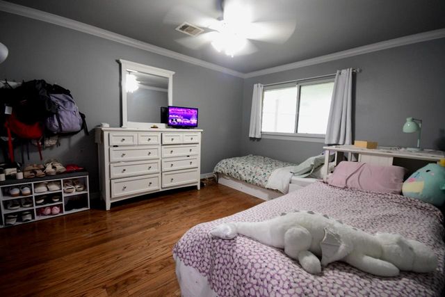 6230 Queensloch Drive, Houston, TX 77096