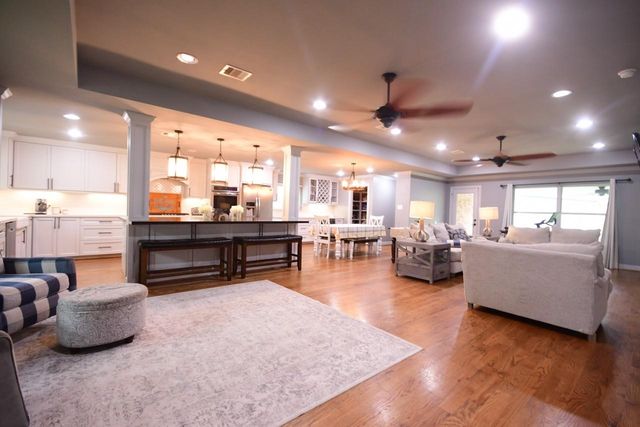 6230 Queensloch Drive, Houston, TX 77096