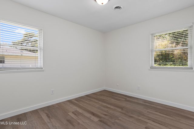 148 Lafayette Circle, Ocean Springs, MS 39564