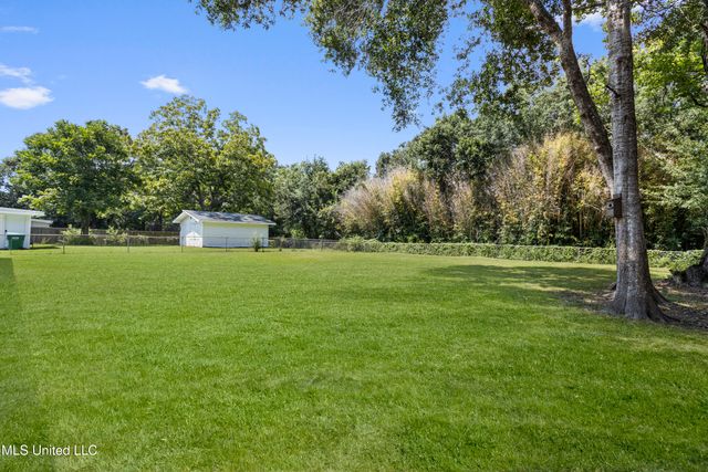 148 Lafayette Circle, Ocean Springs, MS 39564