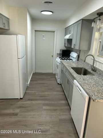 148 Lafayette Circle, Ocean Springs, MS 39564