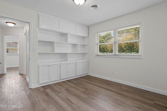 148 Lafayette Circle, Ocean Springs, MS 39564