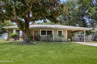 148 Lafayette Circle, Ocean Springs, MS 39564