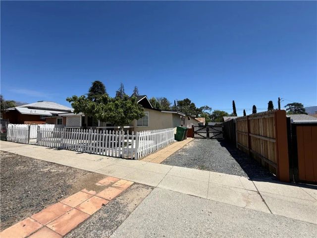 162 N 3rd, Banning, CA 92220