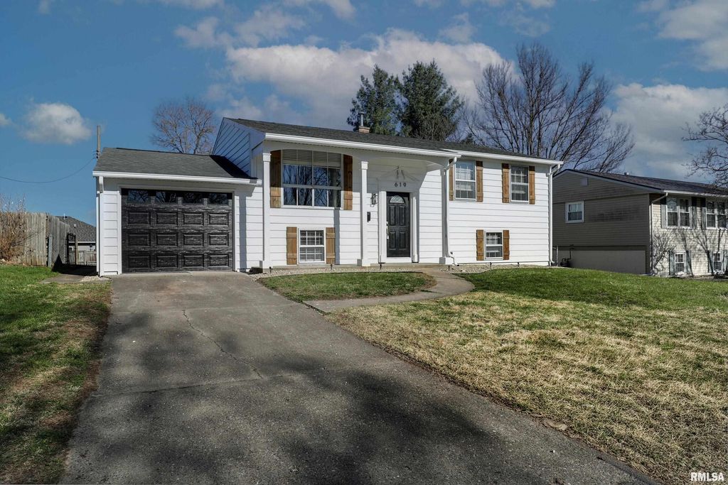 619 MEADOW LARK Drive, Quincy, IL 62305