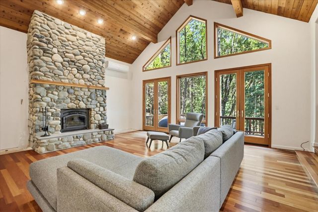 14517 N Bloomfield Rd, Nevada City, CA 95959