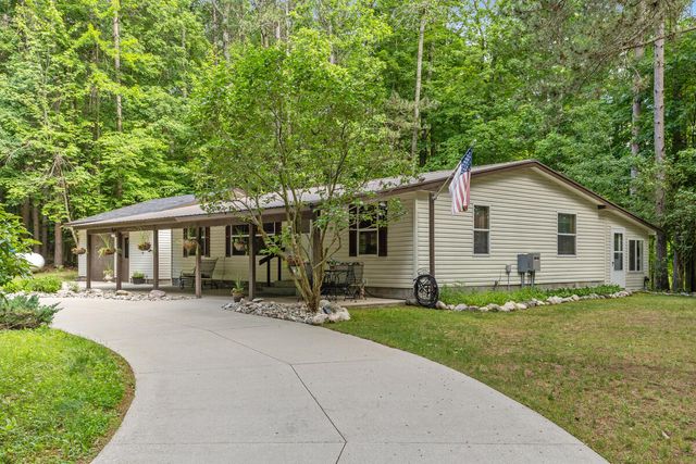 6009 Keeney Drive, Belvidere Twp, MI 48886