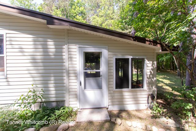 6009 Keeney Drive, Belvidere Twp, MI 48886