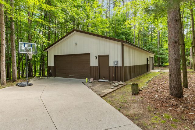 6009 Keeney Drive, Belvidere Twp, MI 48886