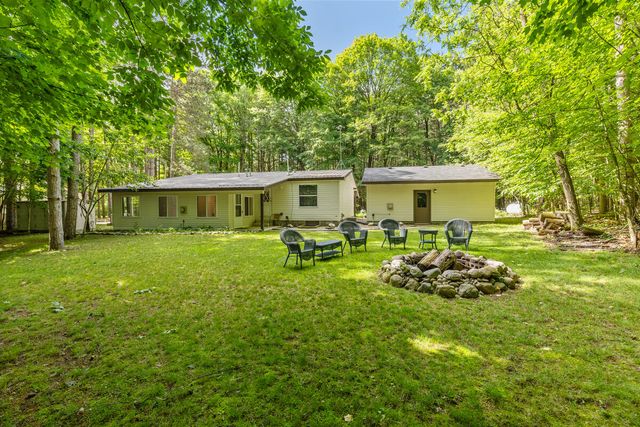 6009 Keeney Drive, Belvidere Twp, MI 48886