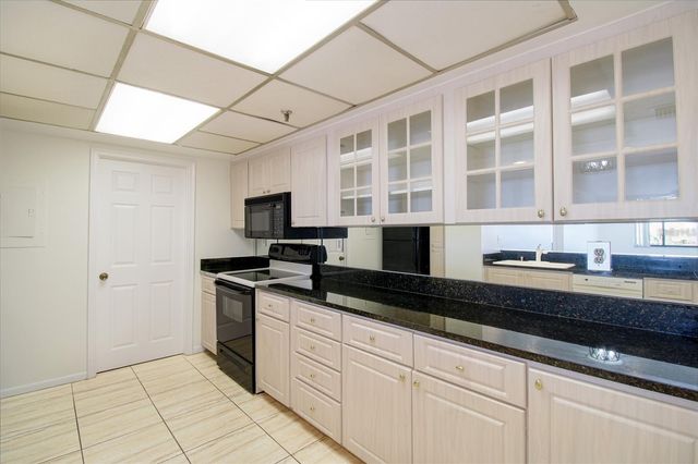6372 PALMA DEL MAR BOULEVARD S 405, St Petersburg, FL 33715