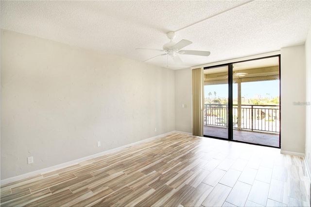 6372 PALMA DEL MAR BOULEVARD S 405, St Petersburg, FL 33715