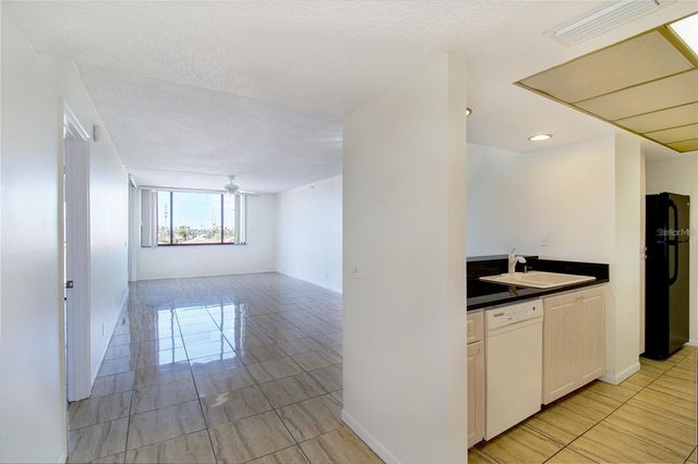 6372 PALMA DEL MAR BOULEVARD S 405, St Petersburg, FL 33715