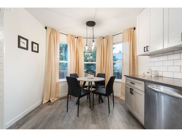 19486 STILLMEADOW Dr, Oregon City, OR 97045