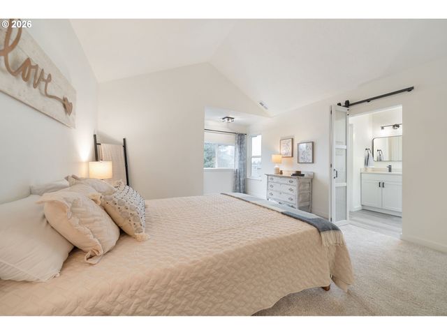 19486 STILLMEADOW Dr, Oregon City, OR 97045