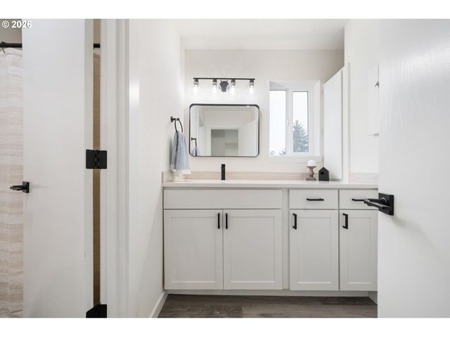 19486 STILLMEADOW Dr, Oregon City, OR 97045