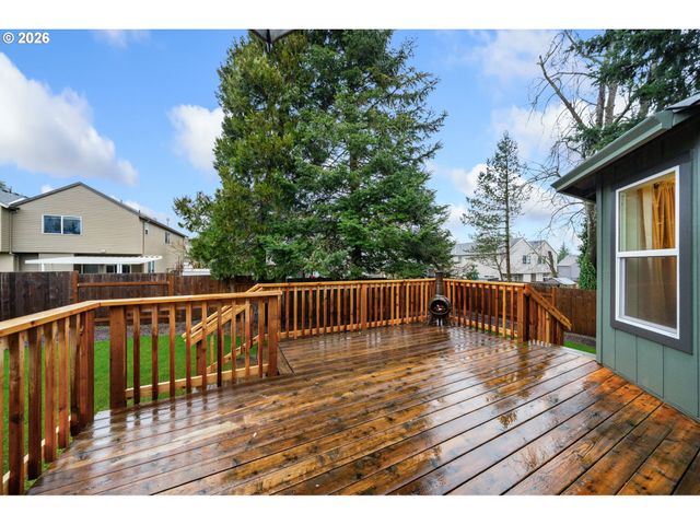 19486 STILLMEADOW Dr, Oregon City, OR 97045