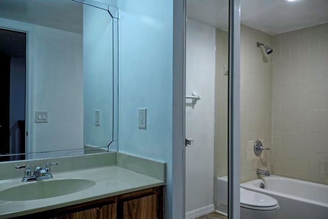 5289 MIDDLE COURT 125, Orlando, FL 32811
