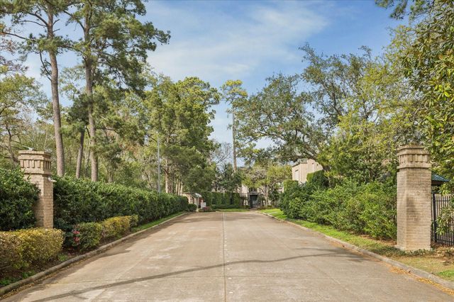 154 Glynn Way Drive, Houston, TX 77056