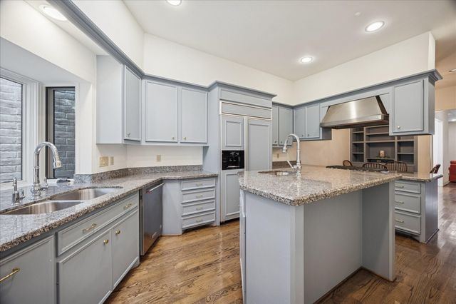 154 Glynn Way Drive, Houston, TX 77056