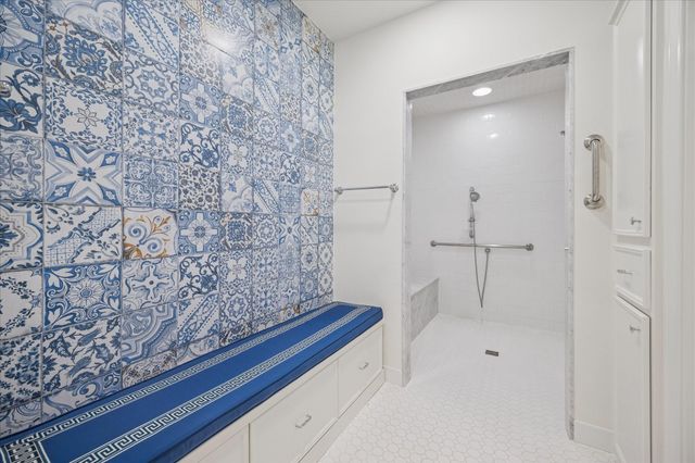 154 Glynn Way Drive, Houston, TX 77056