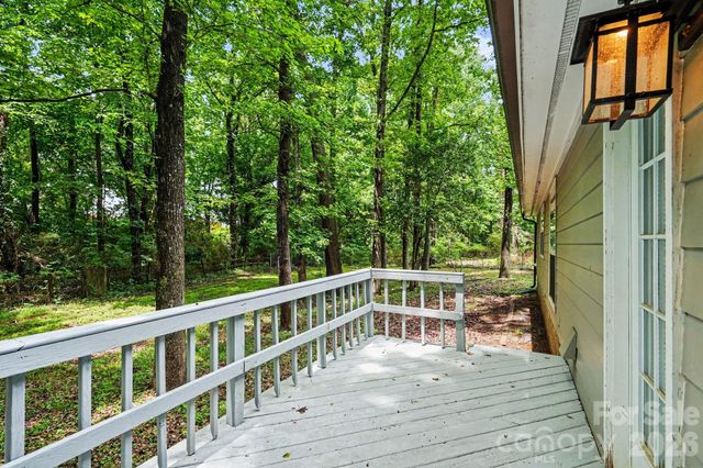 9001 Louvaine Drive, Charlotte, NC 28227