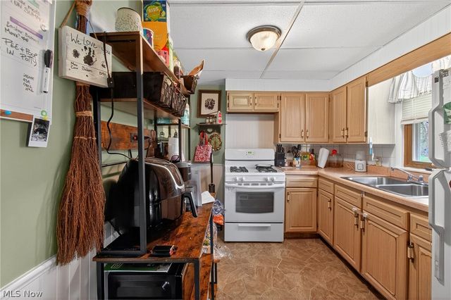 1314 Pearl Drive SE, Massillon, OH 44646