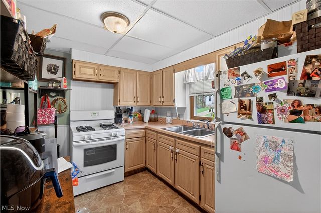 1314 Pearl Drive SE, Massillon, OH 44646