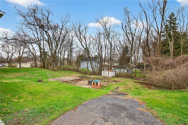 1314 Pearl Drive SE, Massillon, OH 44646