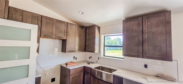 84 Reagan Drive, Eufaula, OK 74432