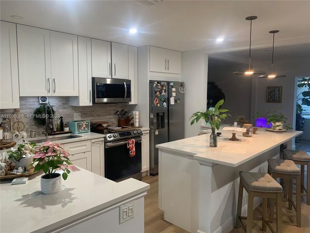 1801 SW 22nd Way, Boynton Beach, FL 33426