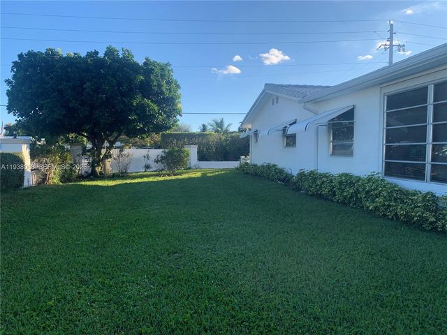 1801 SW 22nd Way, Boynton Beach, FL 33426