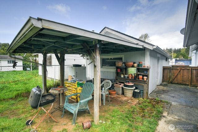 242 Main Street, Onalaska, WA 98570