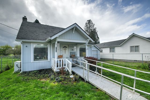 242 Main Street, Onalaska, WA 98570