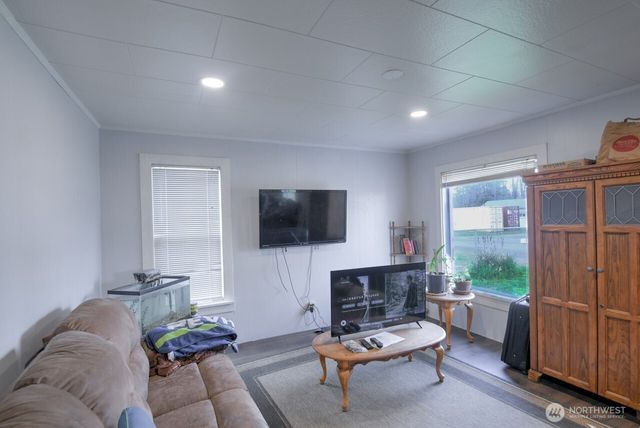 242 Main Street, Onalaska, WA 98570