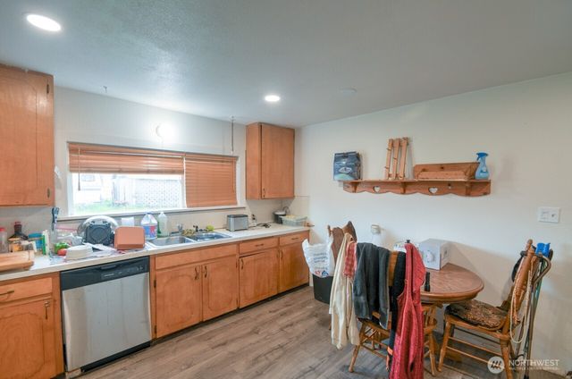 242 Main Street, Onalaska, WA 98570