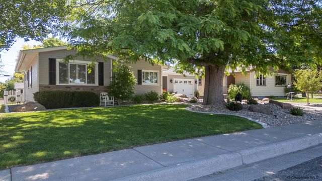 94 14TH ST, Wheatland, WY 82201