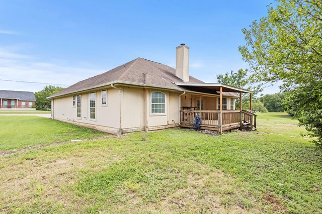 84 Thomas DR, Martindale, TX 78655