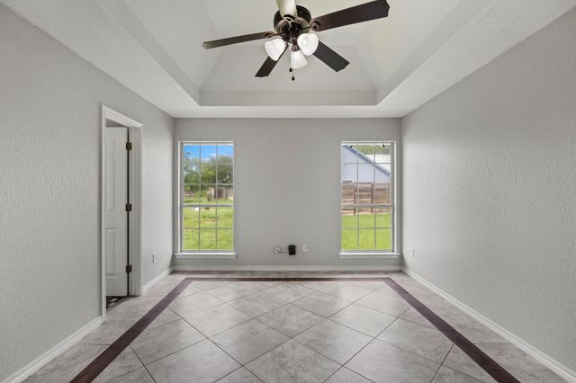 84 Thomas DR, Martindale, TX 78655