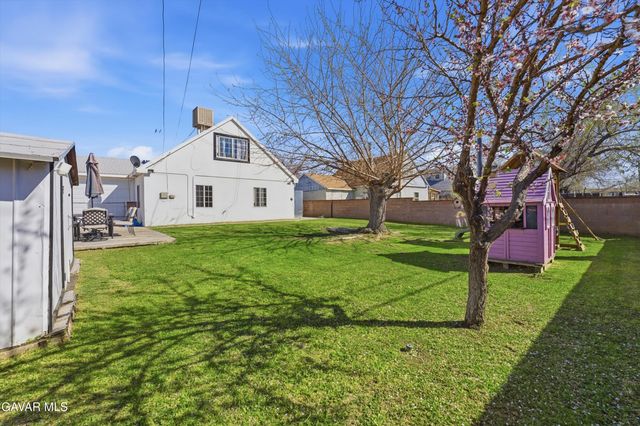 44031 Hoban Avenue, Lancaster, CA 93534