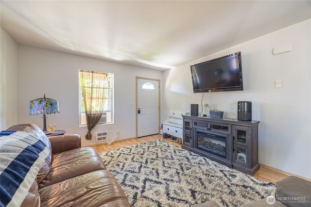 2367 E 7th Avenue, Port Angeles, WA 98362