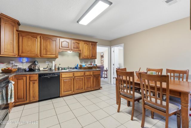 7843 Randolph Cove, Walls, MS 38680