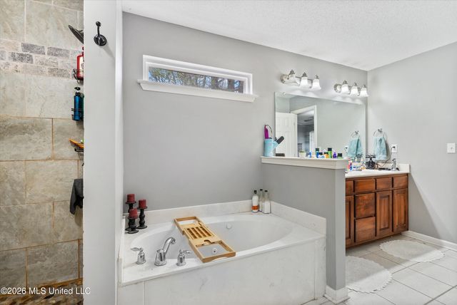 7843 Randolph Cove, Walls, MS 38680