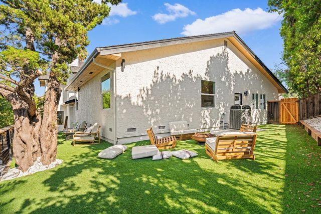 1440 Kring Way, Los Altos, CA 94024