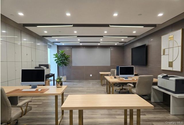 38-08 Union Street 7AA, Flushing, NY 11354