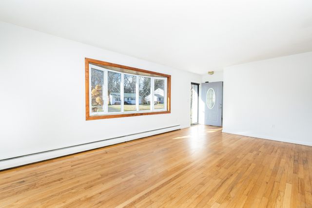 42 Avery Road, Newington, CT 06111