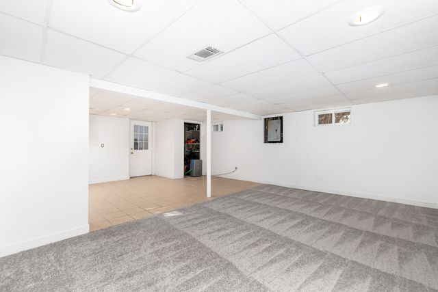 42 Avery Road, Newington, CT 06111