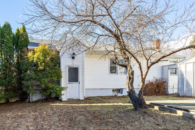 42 Avery Road, Newington, CT 06111