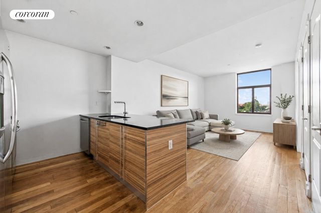 2311 21st Ave Apt 3C, New York City, NY 11105