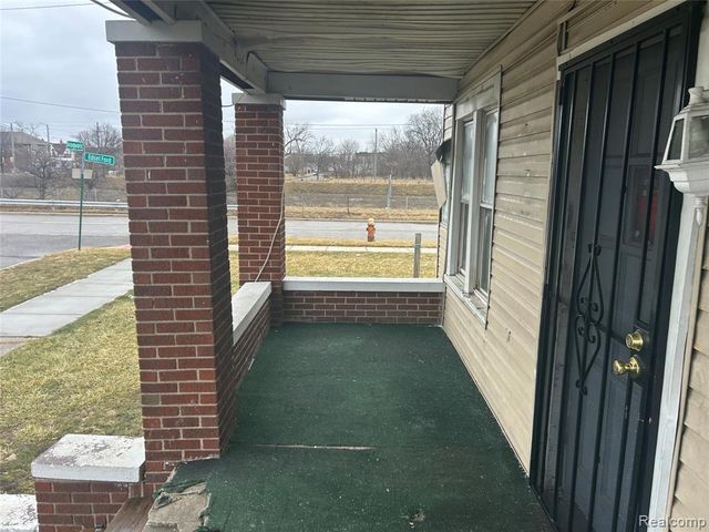 6108 Iroquois Street, Detroit, MI 48213